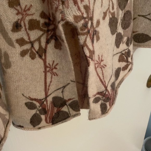 Cashmere Flyaway Sweater - Picture 4 of 9